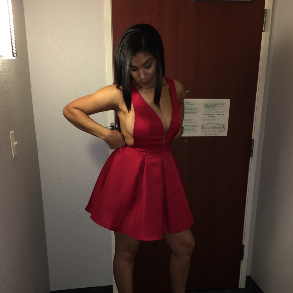 Dress - Picture 2 of 3